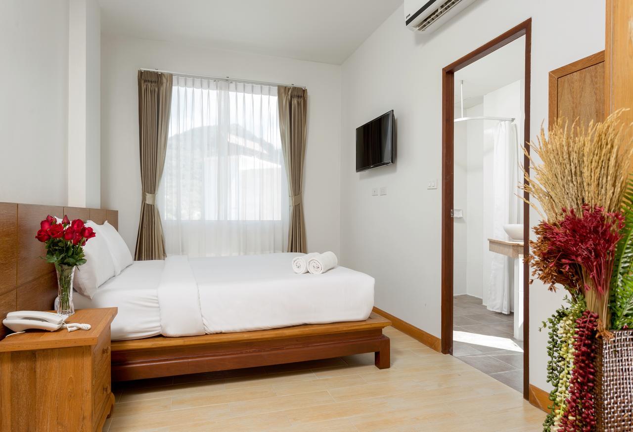 Asia Express Hotel Кату Екстериор снимка