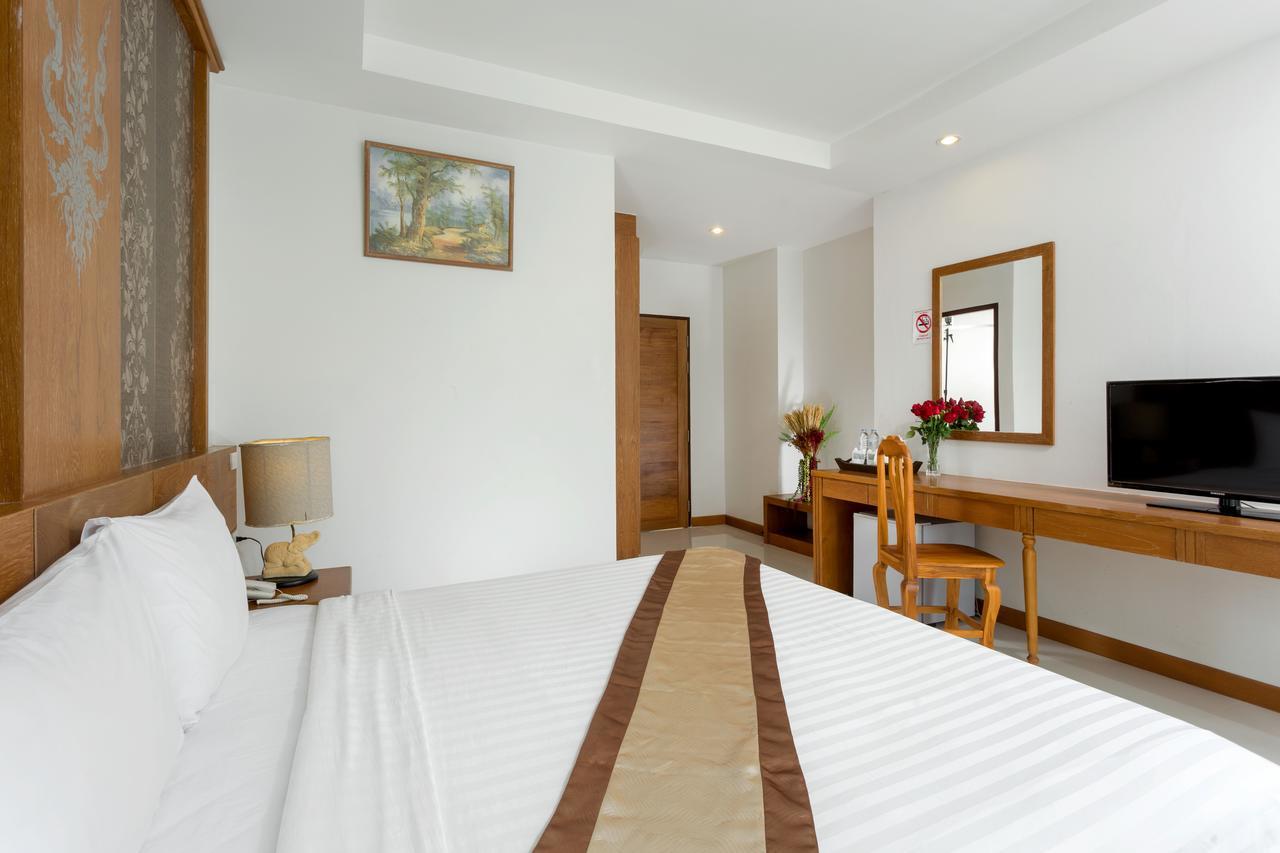 Asia Express Hotel Кату Екстериор снимка